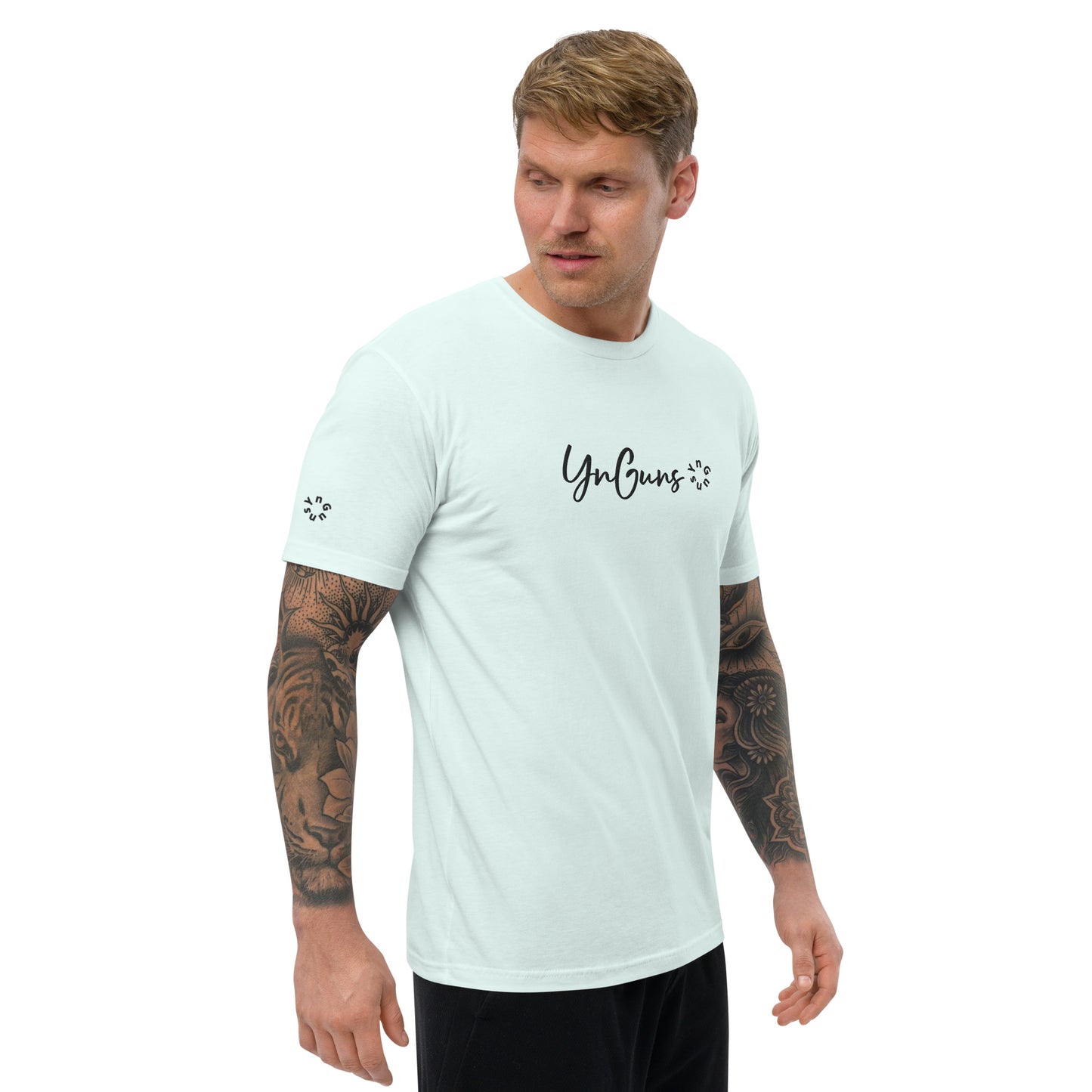 Camiseta bordada preencogida ajustada YnGuns™